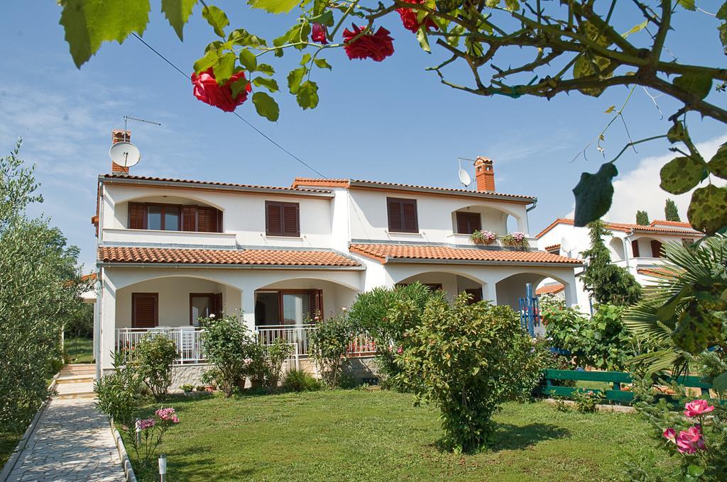 Holiday Home Magnolia Tar-Vabriga 外观 照片