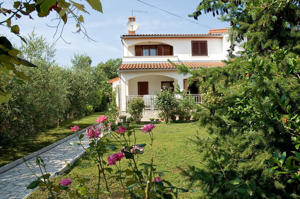 Holiday Home Magnolia Tar-Vabriga 客房 照片