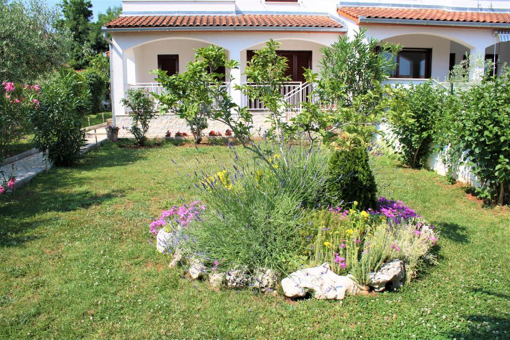 Holiday Home Magnolia Tar-Vabriga 外观 照片